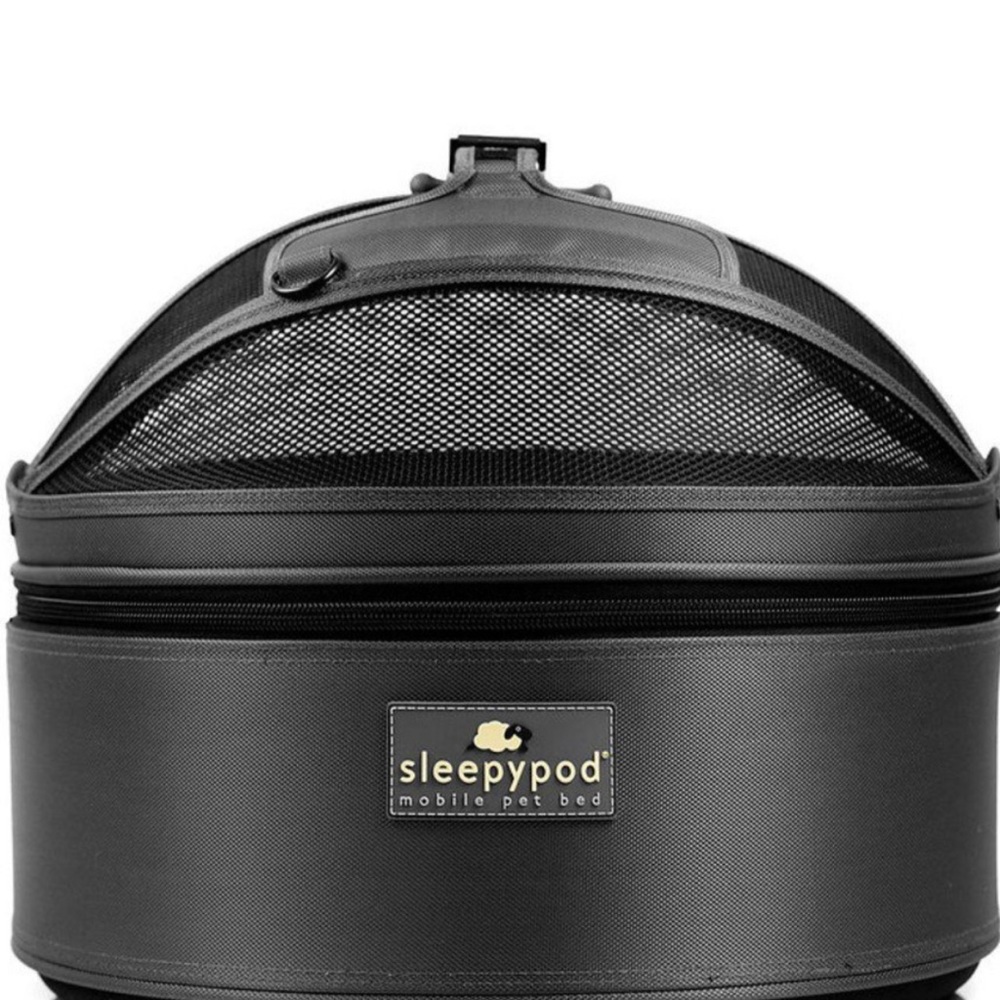 LUXURY MOBILE PET CARRIER/BED by SLEEPY POD ** NEW IN BOX**. NEVER USED.